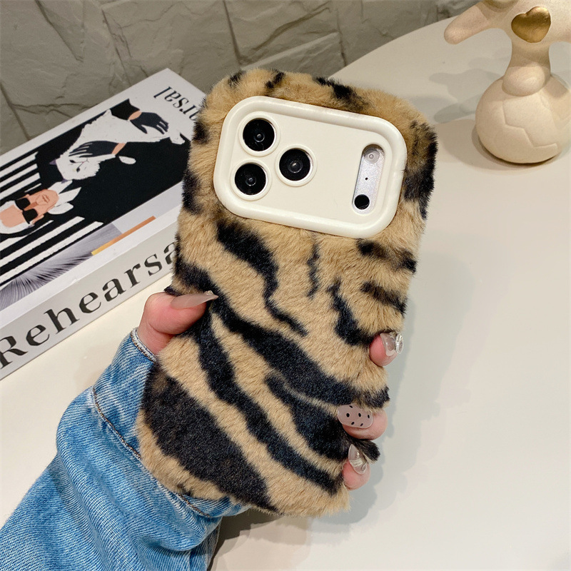 غطاء هاتف فاخر بنمط حمار وحشي  - مراجعة Apple Iphone 15 Pro Max وسعره
