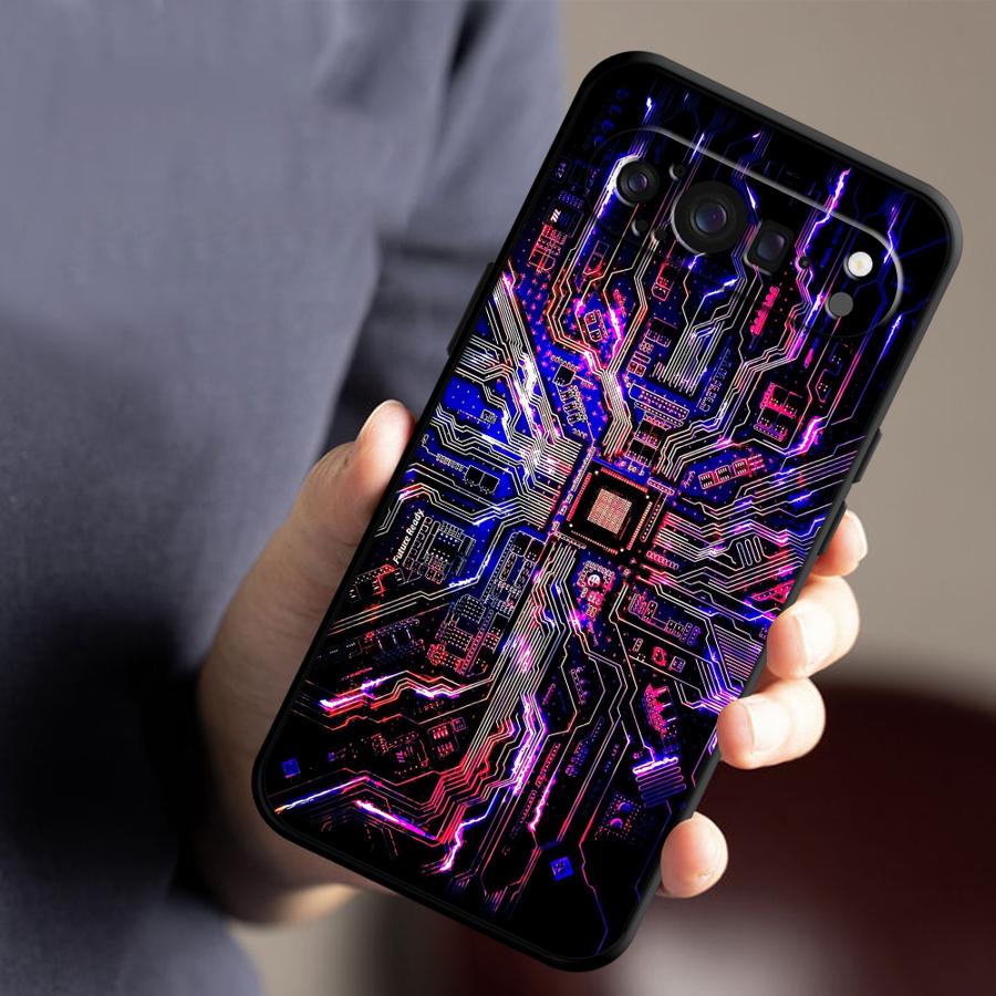 غطاء هاتف بتصميم لوحة دوائر كه - مراجعة Google Pixel 9 وسعره